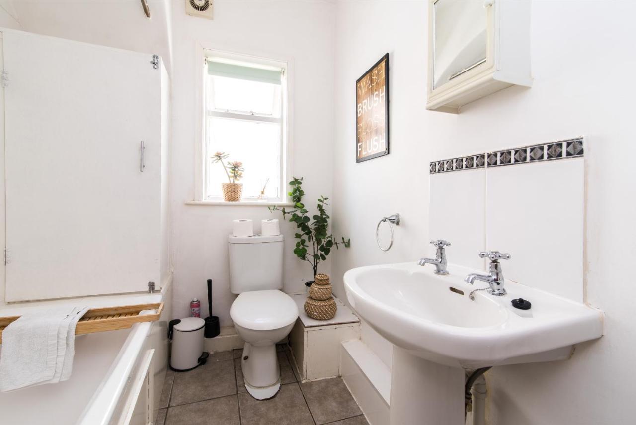 Characterful 2 Bed Apartment - Spacious & Comfy Castle Donington Extérieur photo
